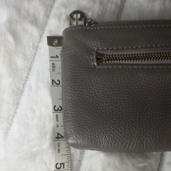 Tory Burch Taupe Leather Wristlet with Gold Logo - Picture 7 of 7